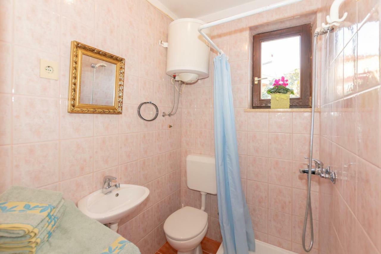 Apartments Mirjana Пула Екстериор снимка