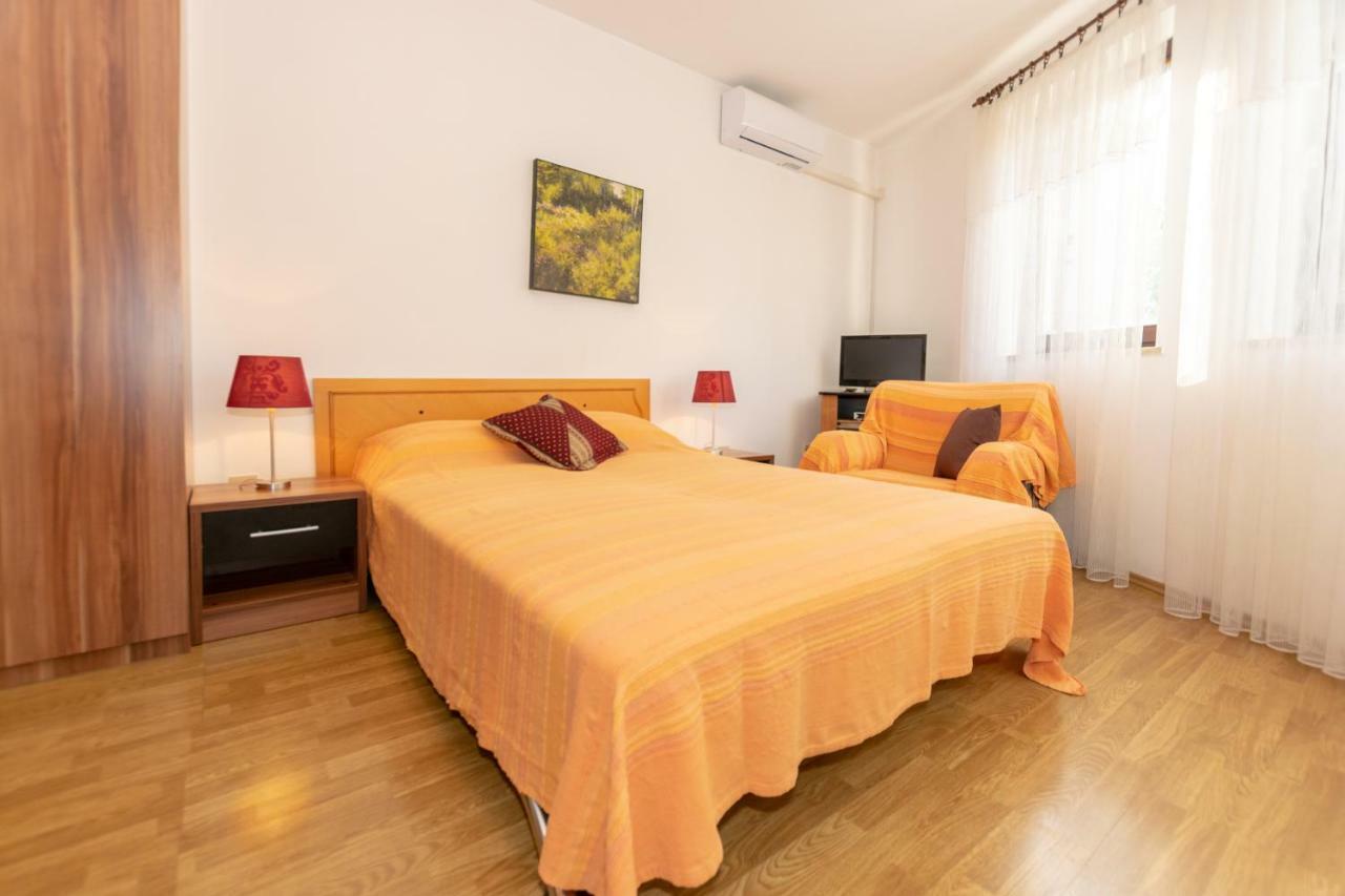 Apartments Mirjana Пула Екстериор снимка