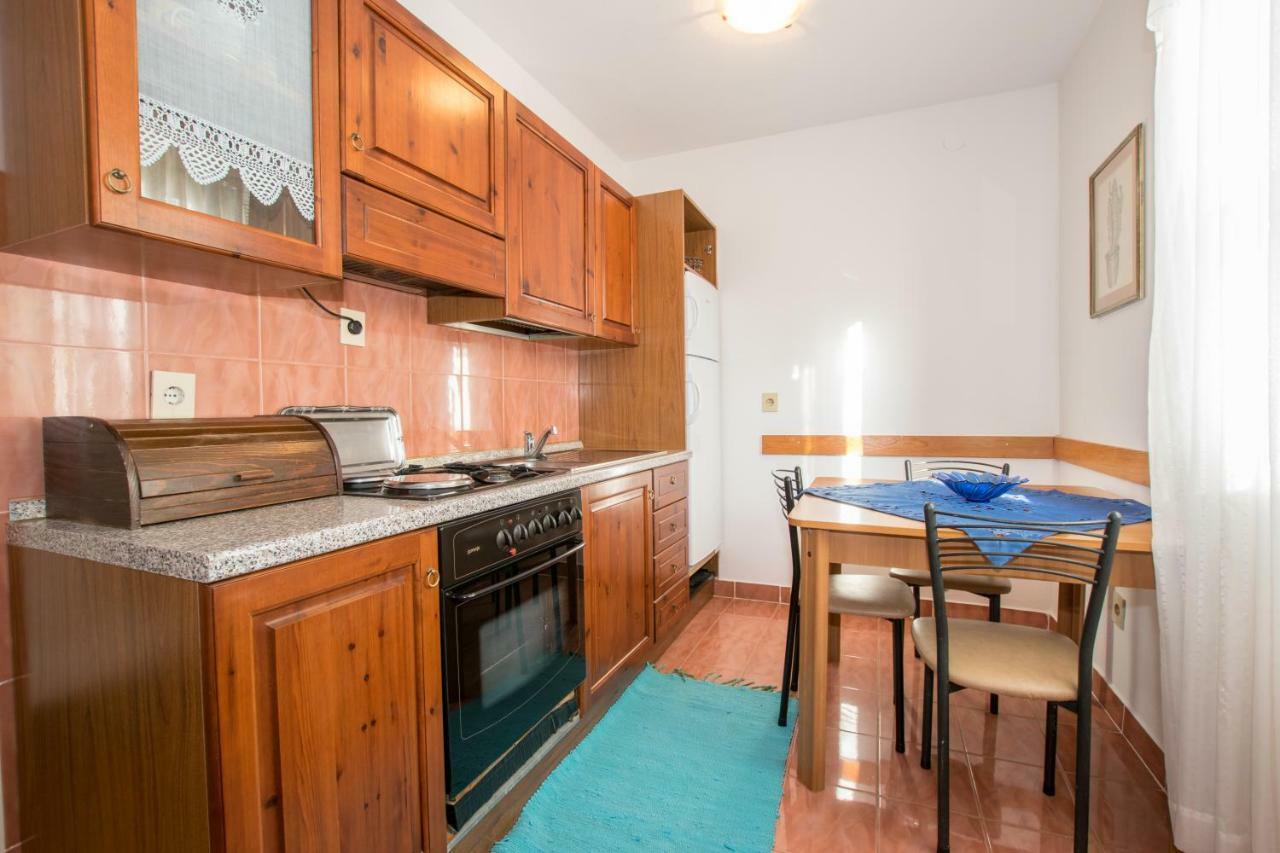 Apartments Mirjana Пула Екстериор снимка
