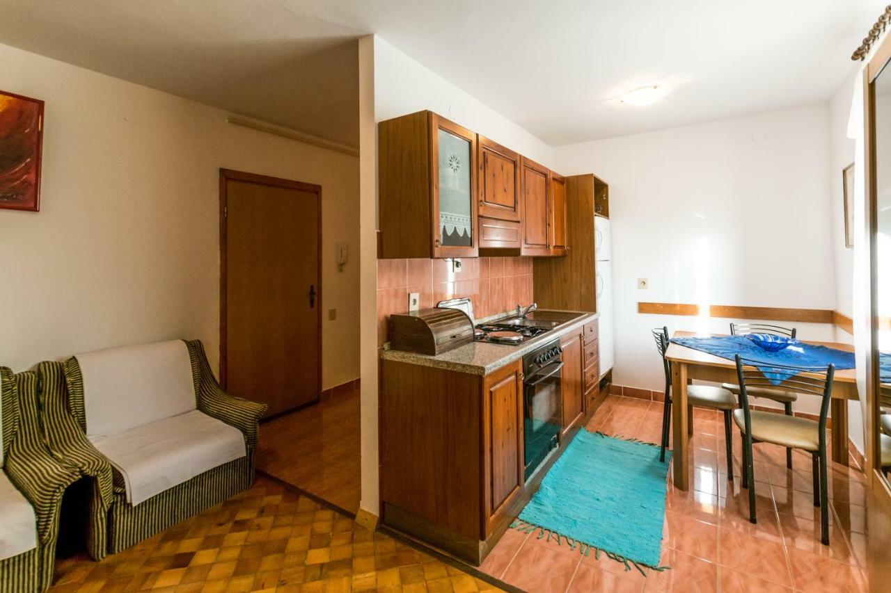 Apartments Mirjana Пула Екстериор снимка