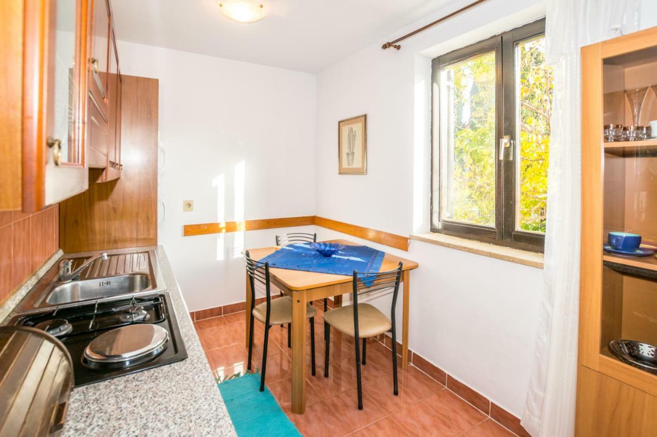 Apartments Mirjana Пула Екстериор снимка
